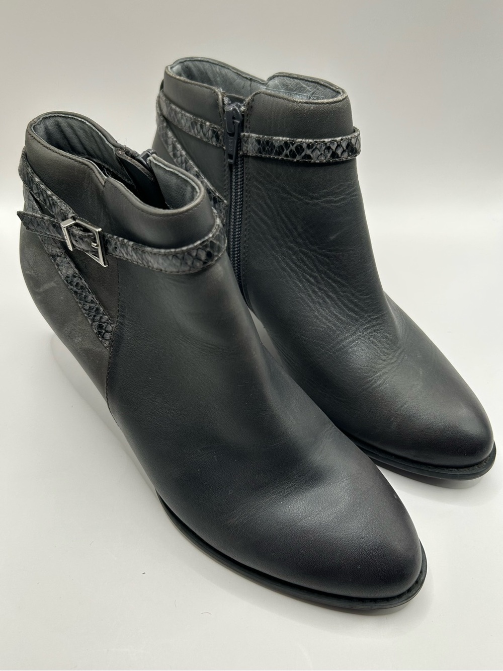 Vionic Upright Upton Boots 8.5